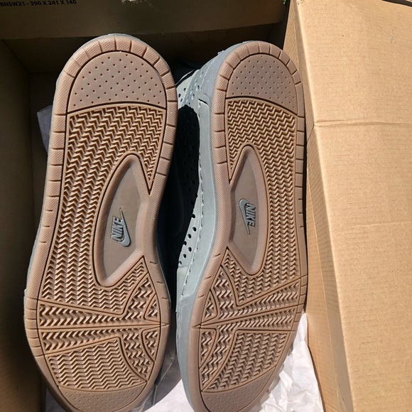 NEW Leather Nike Air Royal Mid Lite Vt Basketball Shoes Sz. 12. - Picture 4 of 9